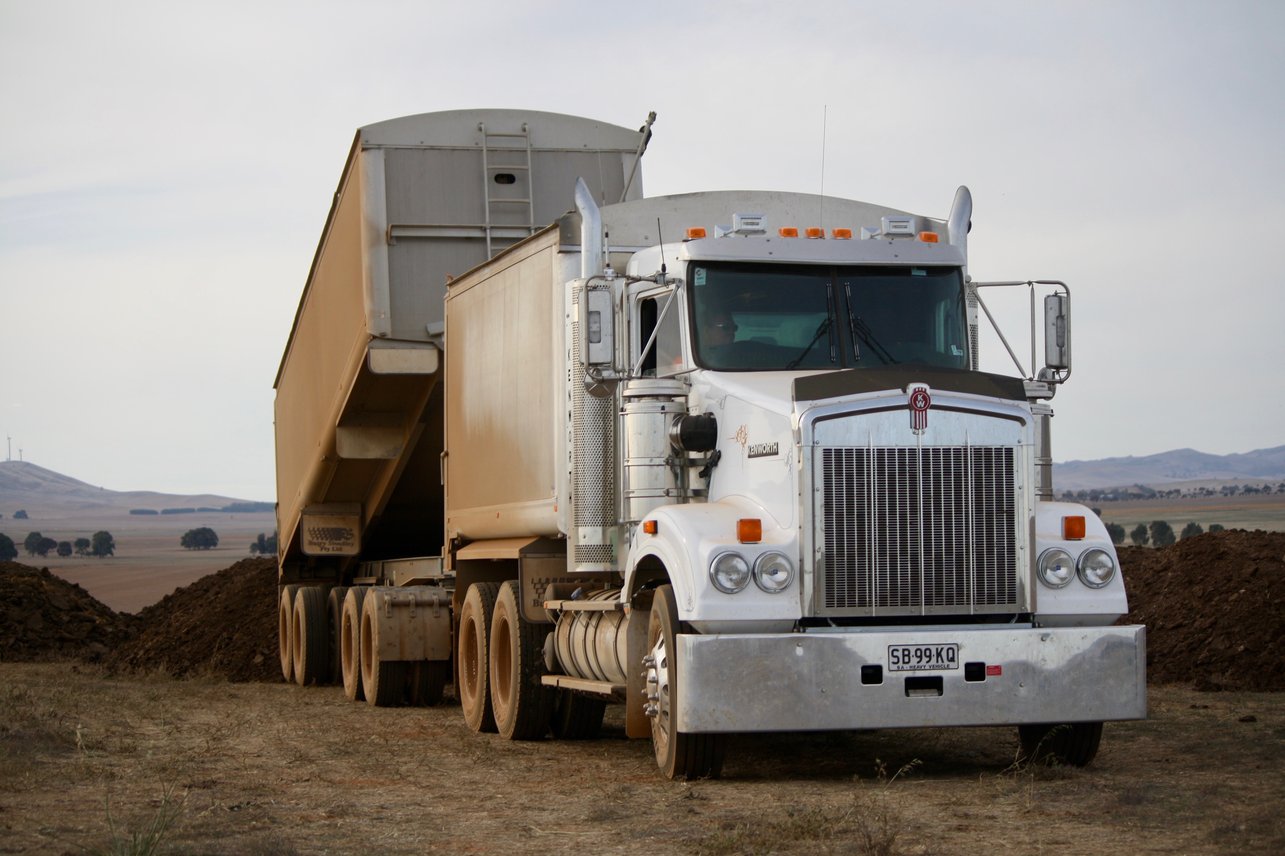 How do Feedlots Minimise their Impact?